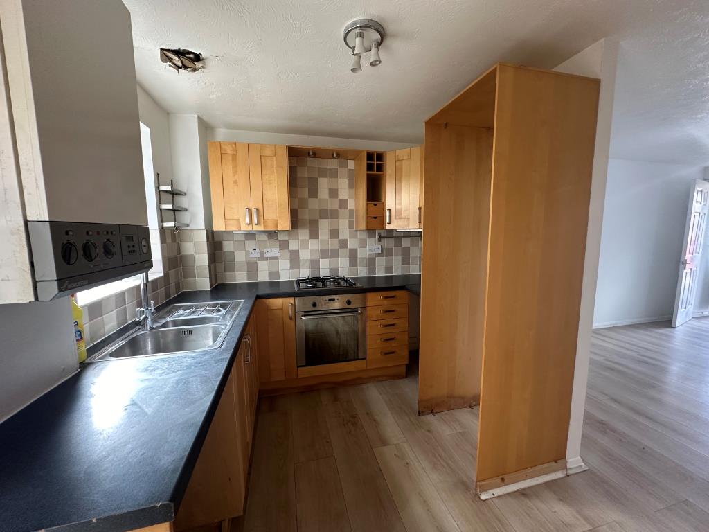 Lot: 24 - HOUSE FOR IMPROVEMENT - Kitchen